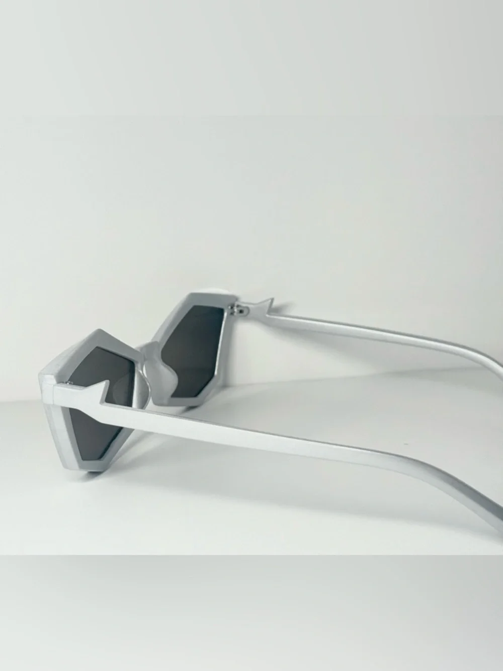 Silver Geometric Futuristic Sunglasses - Mirrored lenses Unbranded